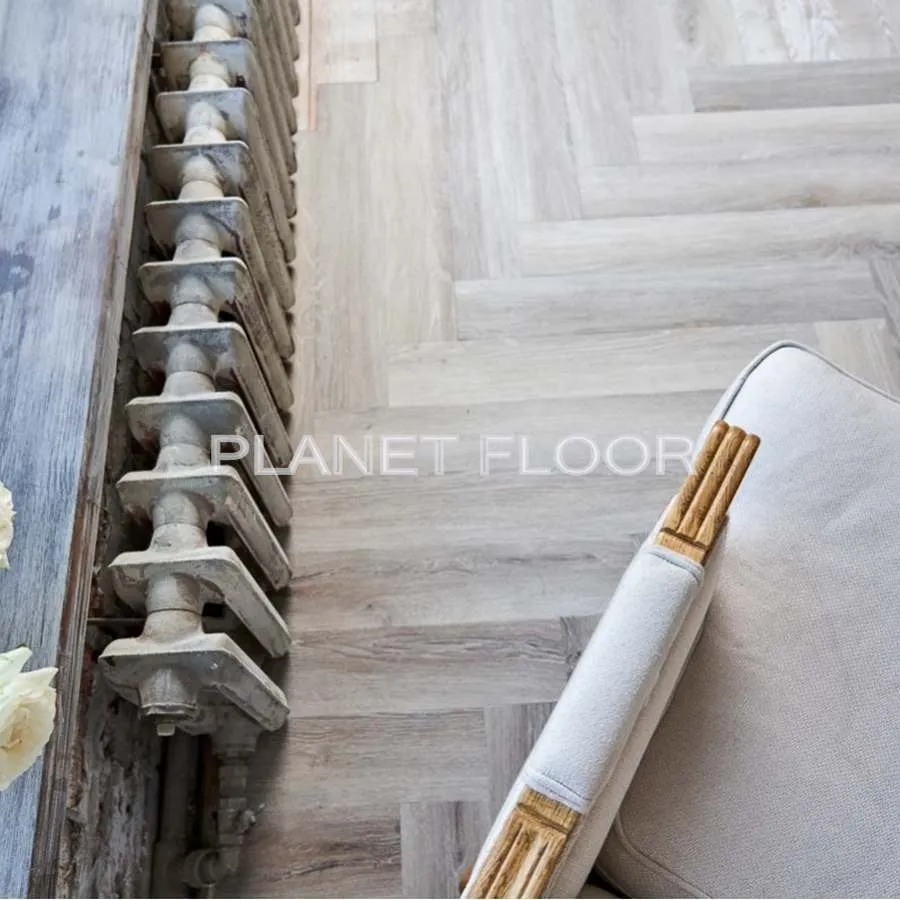 Виниловый ламинат Vinilam Parquet Herringbone IS11122 Эрмитаж паркет